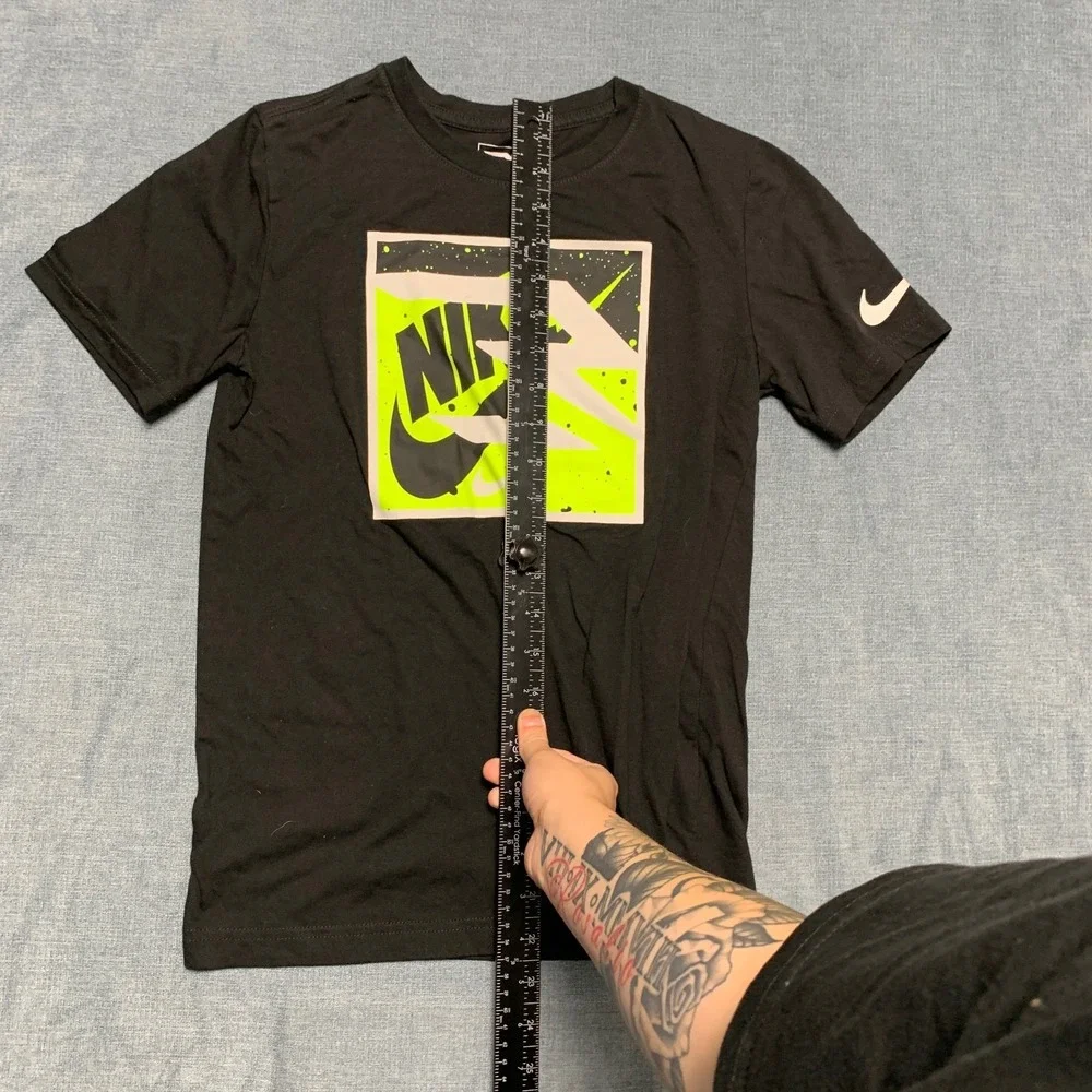 Nike T-Shirt Boys L 12-13Y Black Neon Graphic Logo Short Sleeve Crew Neck Tee